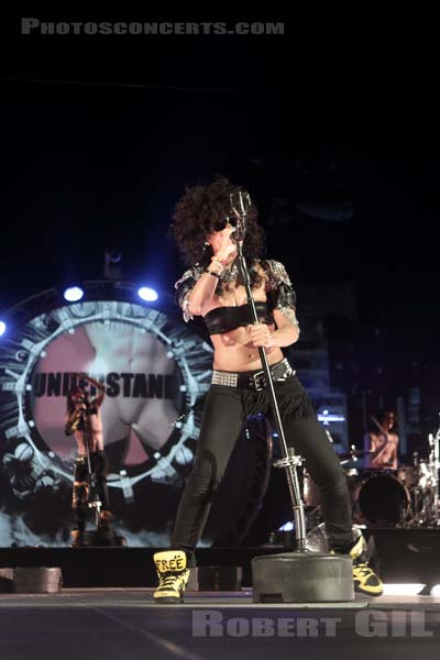 SHAKA PONK - 2013-01-05 - PARIS - Bercy - Sofia Samaha Achoun - François Charon - Yohann Meunier